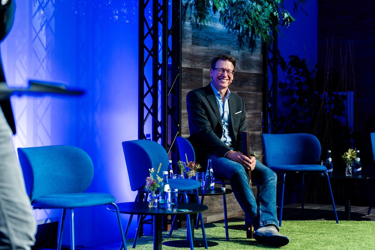 Harald Zeiss in entspannter Moderationsrunde